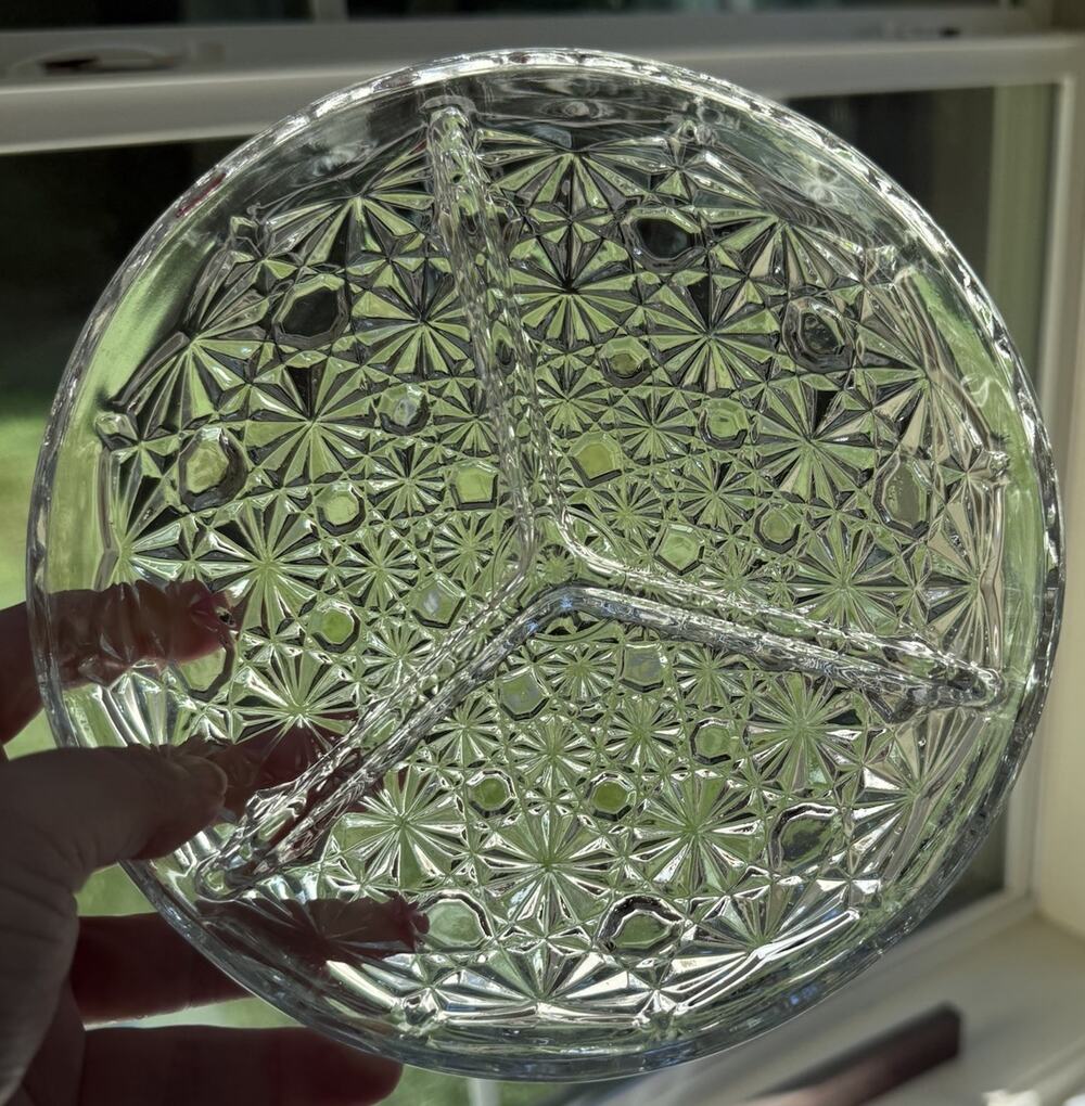 VINTAGE VERONA 7 3/8" CRYSTAL DIVIDED CANDY DISH, MADE IN FRACE - New